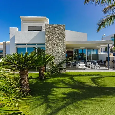 Eleonora, Luxury With Heated Pool Ocean View In Adeje, Tenerife