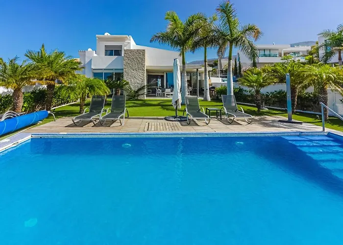 Eleonora, Luxury With Heated Pool Ocean View In Adeje, Tenerife أذيخي