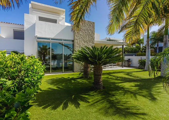 Eleonora, Luxury With Heated Pool Ocean View In Adeje, Tenerife فيلة *