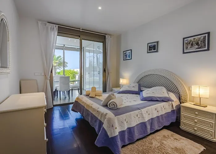Eleonora, Luxury With Heated Pool Ocean View In Adeje, Tenerife فيلة