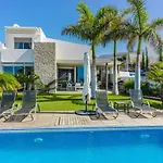 Villa Eleonora, Luxury With Heated Pool Ocean View In Adeje, Tenerife