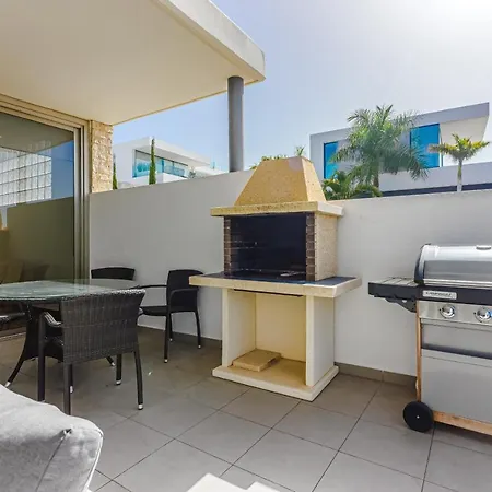 别墅 Eleonora, Luxury With Heated Pool Ocean View In Adeje, Tenerife 阿德耶