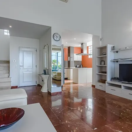 别墅 Eleonora, Luxury With Heated Pool Ocean View In Adeje, Tenerife 阿德耶