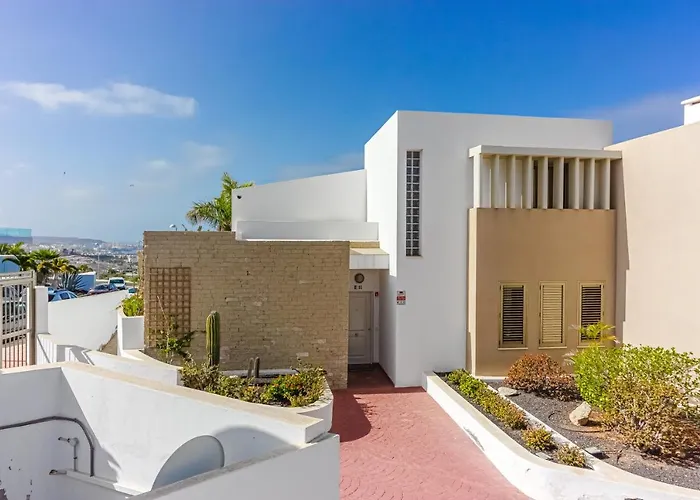 Eleonora, Luxury With Heated Pool Ocean View In Adeje, Tenerife וילה אדחה